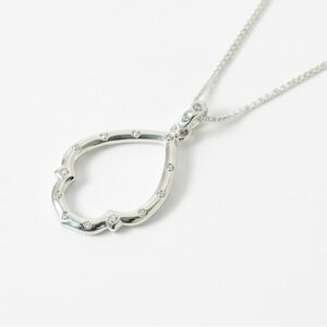 Vintage Avon (produced by SAQ Manufacturing) silver finish necklace/cz & pendant